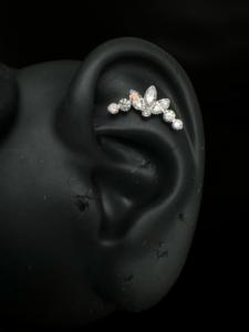Pendiente de tuerca con diseño floral de diamante de loto y guirnalda, engaste invisible con diamante marquesa cultivado en laboratorio, oro macizo, para perforación de cartílago - Product Image 6