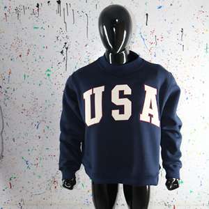 Sudadera USA BLUE con cuello ancho, 100% blanca, con apliques bordados y hilos finos. - Product Image 4