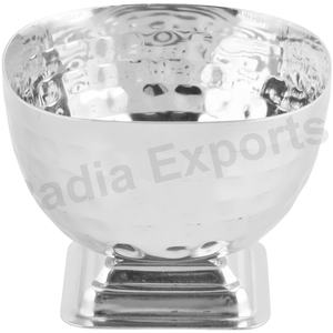 Bol à dessert pour pudding et crème glacée en métal martelé écologique pour servir vos friandises préférées - Product Image 1