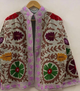 Veste en velours gris brodée Suzani ethnique pour femme, style vintage, motif floral médaillon, style cachemire, ouverte sur le devant, doublée, pour l'hiver, vente en gros - Product Image 3