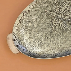 Modern Antique Oval Serving Tray With Palm <b>Tree</b> Engraving & Wooden Handle <b>Decorative</b> Metal Platter For Tropical Home <b>Decor</b> Hotel - Product Image 6
