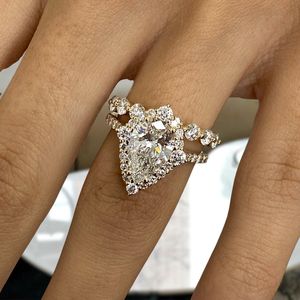 Bague Halo Classique en Or Massif 18K avec Diamant de Laboratoire 3.01CT VS1 Taille Marquise et Motifs Floraux, Cadeau Idéal pour Mariage et Fêtes pour Couples - Product Image 1