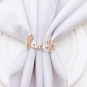 Les anneaux de serviette en aluminium doré de haute qualité THANKFUL donnent aux serviettes en tissu une touche plus soignée et élégante. - Product Image 5