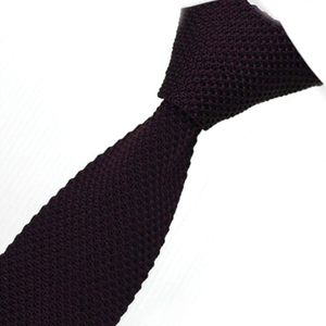 2025 Cravate maigre en polyester solide pour hommes Cravate à bout carré de 2 pouces Design en tricot élégant - Product Image 3