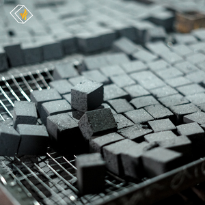 Charbon de coco de qualité supérieure pour chicha, briquettes cubiques 100% pur, taille personnalisable, fabriqué en Indonésie - Product Image 6