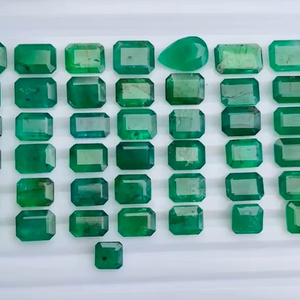 Lote de piedras preciosas de esmeralda natural de Zambia, buena calidad con brillo y un hermoso color verde, corte y elaboración perfectos a precio económico. - Product Image 4