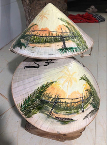 Gourde sculptée vietnamienne traditionnelle de haute qualité Non La |   Cadeau culturel écologique et accessoire photo - Product Image 4