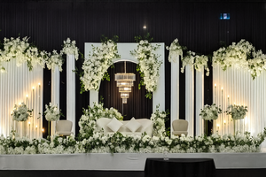 Paneles de fondo para escenario de boda árabe con acabado blanco de lujo, paneles de fondo para escenario de boda con cortinas verdes y decoración floral - Product Image 5