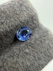Zafiro Azul Real Natural AAA, Corte Ovalado, 1.22CT, 7x6x3.5mm, Gema Suelta Facetada, Ceylón, para Joyería Personalizada, Efecto de Color Terciopelo - Product Image 1