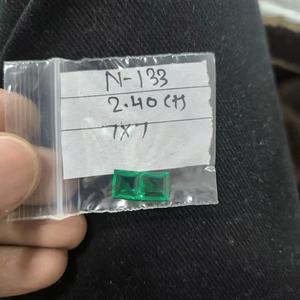 พลอยมรกตโคลอมเบียคู่ 240 กะรัต ทรงสี่เหลี่ยม เจียระไนเหลี่ยมสีเขียว N-133 ขนาด 7x7 มม. - Product Image 1