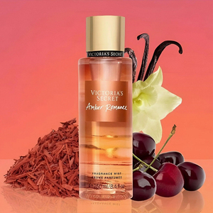 2025 <span class=keywords><strong>AMBER</strong></span> ROMANCE ORIGINAL <span class=keywords><strong>Victoria</strong></span>'s <span class=keywords><strong>Secret</strong></span> Brume <span class=keywords><strong>Parfum</strong></span>ée Estivale <span class=keywords><strong>AMBER</strong></span> ROMANCE Brume Corporelle Prune et Freesia Écrasée 250mL 8.4Oz - Product Image 2