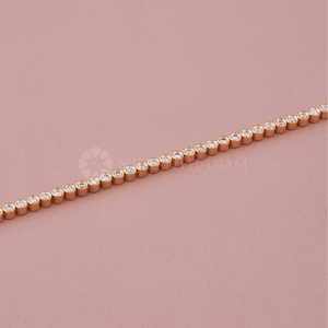 Brazalete Elegante con Diamantes Cultivados en Laboratorio, Corte Redondo, Engaste en Bisel, en Oro Sólido de 10K, 14K y 18K para Mujer, de la India - Product Image 3