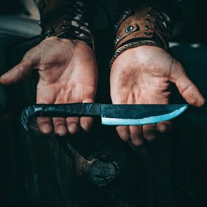 Cuchillo Vikingo Forjado a Mano con Funda de Cuero, Hoja Recta de Acero al Carbono, para Bricolaje, Uso Industrial, Supervivencia al Aire Libre, Camping, Caza, ODM, OEM - Product Image 5