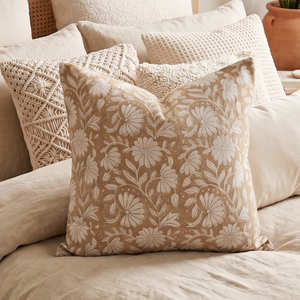 Housse de coussin décorative moutarde, imprimé indien fait main, motif botanique, décoration de ferme - Product Image 2