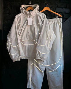 Ensemble 2 pièces coupe-vent en polyester réfléchissant à capuche, vêtements de sport amples avec logo animal imprimé sur le devant, séchage rapide - Vente en gros - Product Image 3