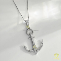 Pendentif de haute qualité en forme d'ancre avec détails en pierres brillantes et finition luxueuse style hip-hop