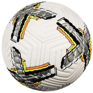 Ballon de football au design tendance, personnalisable, disponible en couleurs unies, avec promotion - Product Image 2