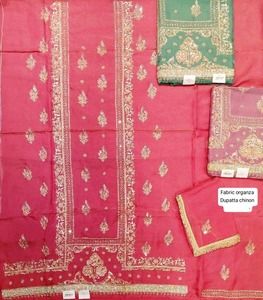 Costume en organza brodé à la main, non cousu, de créateur moderne pour femmes, tenue de soirée indienne - Product Image 2
