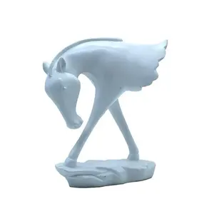 Sculpture élégante artisanale inspirée de l'art minimaliste, sculpture de cheval en céramique blanche, décoration animale moderne, figurine d'art abstrait pour la maison - Product Image 3