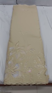 Tissu en coton mousseline pur à motifs floraux ajourés, doux et léger, idéal pour robes d'été, confectionné à la main, design floral ajouré en coton mousseline. - Product Image 3