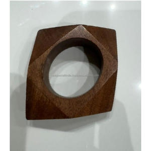 Juego de 6 Anillos para Servilletas de Madera Tallada de Triple Línea, Ecológicos, Hechos a Mano, Rústicos, Geométricos, Decoración Clásica para Mesa, Comedor Moderno - Product Image 4