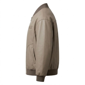 Blouson aviateur en cuir de vachette véritable kaki taupe pour homme, avec logo personnalisé en relief, bordure côtelée, fermeture éclair, fournisseur d'usine - Product Image 4