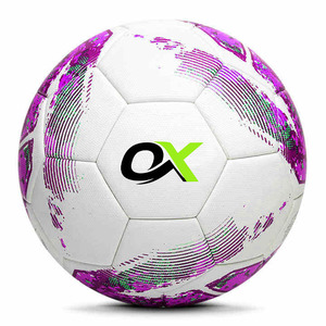 ลูกฟุตบอลฝึกซ้อม PVC คุณภาพสูง น้ำหนักเบา ยี่ห้อ Oxva Industries สำหรับการฝึกซ้อมและการแข่งขันระดับมืออาชีพสำหรับผู้ใหญ่ - Product Image 2