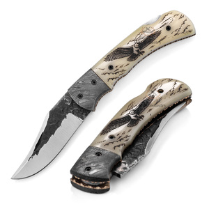 Cuchillo Plegable de Acero de Damasco Personalizado - Grabado Láser en Hueso de Camello - Águila Voladora sobre Montaña y Lago - Grado Industrial 19cm para Caza - Product Image 4