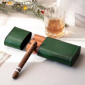 Estuche de puros de cuero premium con cortador integrado, estuche para accesorios de fumador con organizador de puros de cuero a precio de mayoreo. - Product Image 1