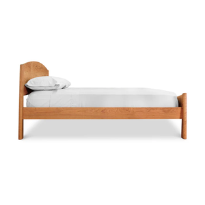 Cama de Plataforma de Madera Maciza de Estilo Moderno de Mediados de Siglo con Cabecera Curva |   Muebles de Dormitorio de Madera de Nogal y Mango Natural - Product Image 3