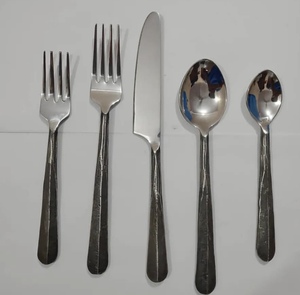 Ensemble de couverts de luxe 5 pièces en acier inoxydable forgé et poli pour hôtels, maisons, mariages – Cuillère, fourchette, couteau à glace - Product Image 5