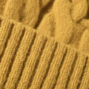 Bonnet en laine tricoté léger à rayures jacquard avec doublure polaire pour l'automne et l'hiver, protection des oreilles - Product Image 2