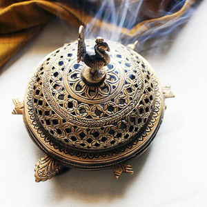 Brûleur d'encens en laiton artisanal indien, exquis, neuf, sur mesure, de luxe, pour la maison, le bureau, le temple, à prix de gros - Product Image 2