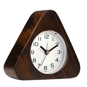 Horloge de bureau triangulaire en bois, mouvement à quartz, affichage à aiguilles, design moderne du milieu du siècle, fonctionne sur piles, silencieuse, sans tic-tac - Product Image 3