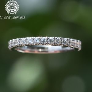 Bague Classique Femme Charm Jewells Certifiée IGI, 3 grammes, Plaqué Or Argenté, Moissanite Taille Coussin, Sertissage à Griffes, Bague d'Éternité - Product Image 2