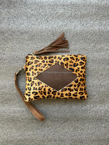 Nuevas bolsas de cuero de piel con estampado de animales hechas a mano, billetera pequeña de cuero con borlas de piel con estampado de animales, carteras elegantes para mujer - Product Image 5