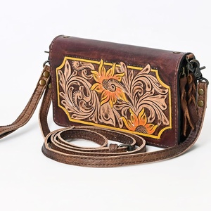 กระเป๋าสะพายข้างหนังแท้สไตล์ตะวันตกดีไซน์แกะสลักด้วยมือ - Product Image 1