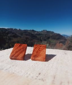 Separadores de madera artesanales rectangulares de madera roja para joyería y manualidades - Product Image 1