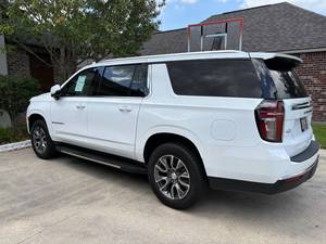 SUV Familiar de Lujo de Tamaño Completo, Color Blanco, Modelo 2026, Seminuevo - Product Image 2