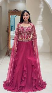 Ensemble indien pakistanais en soie rose, robe brodée de fils et de paillettes, bas de robe et dupatta à volants pour mariage et fête - Product Image 3