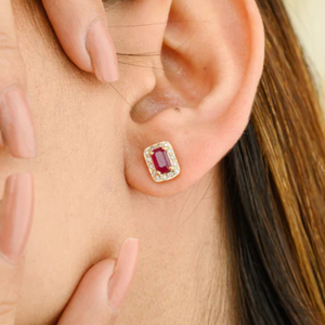 Pendientes de Oro de 14K con Halo de Rubíes y Diamantes de 1.24 Quilates - Product Image 1