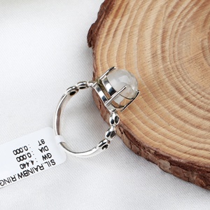 Compre anillo de piedra lunar de arcoíris natural, anillo de joyería de piedras preciosas de plata esterlina sólida 925 para mujer a precio mayorista - Product Image 4