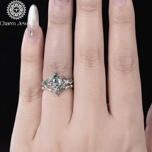 Bague de fiançailles pour femme Charm Jewells en argent plaqué or multi-couches avec moissanite taille coussin, certifiée IGI, sertissage classique à griffes, 3g - Product Image 1