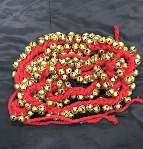 Chaîne de cheville Ghungroo rouge en laiton, faite à la main, style antique, avec clochettes dorées pour la danse classique indienne, 100+ 100 paires - Product Image 3