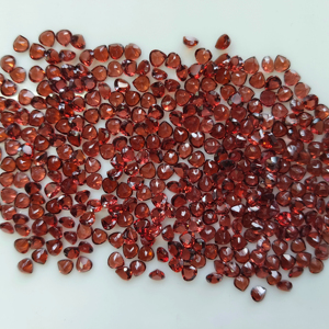 โกเมนสีแดงธรรมชาติ 4 มม. ทรงทริลเลียนคัท คุณภาพดีที่สุด พลอยเม็ดเดี่ยวสำหรับทำเครื่องประดับ - Product Image 3