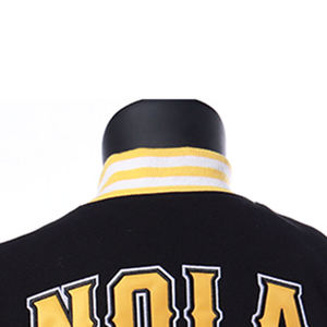 แจ็คเก็ตวาร์ซิตี้ขนสัตว์สำหรับฤดูหนาวคุณภาพสูง ดีไซน์ใหม่ ขายส่ง ราคาพิเศษ สำหรับผู้ชาย ปักโลโก้ตามสั่ง แขนหนัง - Product Image 5