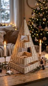 Ornement de Noël en forme de pyramide ouverte en rotin tressé fait main, décoration de table de fête - Product Image 3