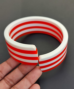 กำไลข้อมือเรซิ่นทรงกลมสีดำขาว ลายโมเดล ดีไซน์ศิลปะ งานแฮนด์เมด FAIZA CRAFT Jewelry - Product Image 6