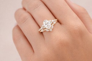 Ensemble de fiançailles en or avec diamant de laboratoire ovale éternel et diamant marquise - Product Image 5