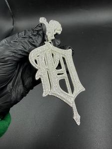Colgante de Moissanita Personalizado con Diseño de Gallo y Fuente Old English, Plata 925, Estilo Hip Hop, para Uso Diario, Unisex - Product Image 4